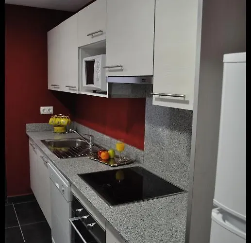 Hotel Acacias & 4*