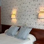 Acacias & فندق يوريت دي مار