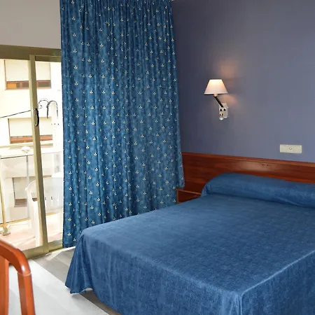 Acacias & Hotel