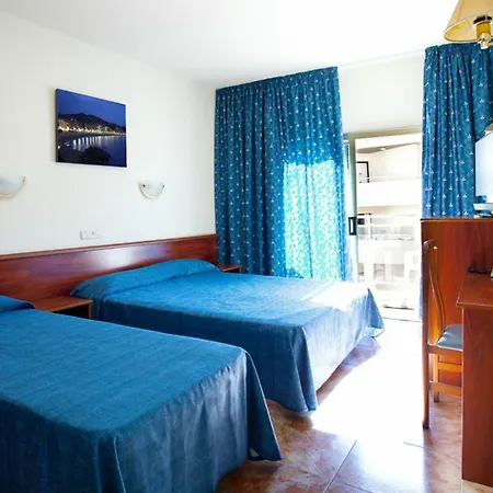 Acacias & Hotel