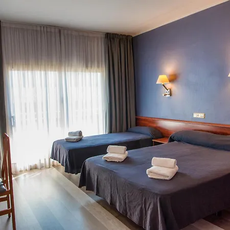 Hotel Acacias & 4*