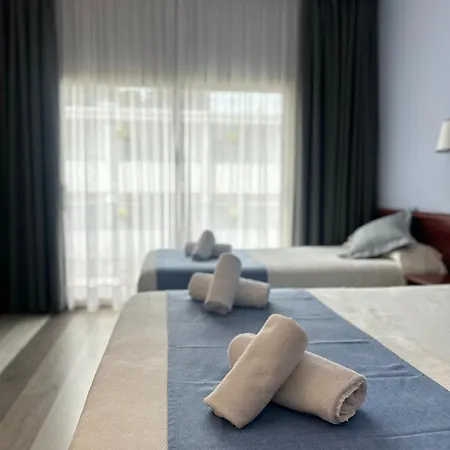 Hotel Acacias & 4*