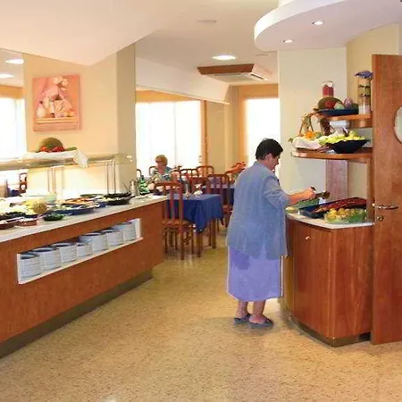 Acacias & Hotel
