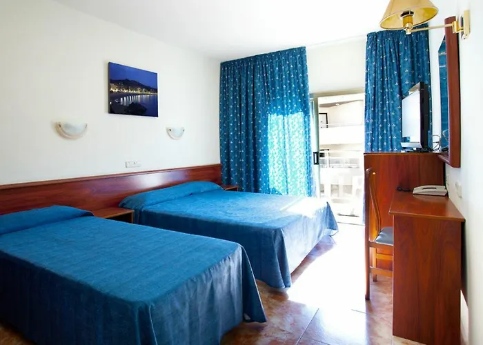 Acacias & Hotel