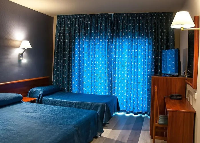 Hotel Acacias & 4*