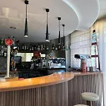 Hotel Acacias & 4*